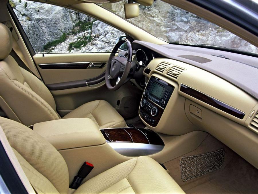  Mercedes-Benz R-Class 2008 года  (фото 2 из 5)